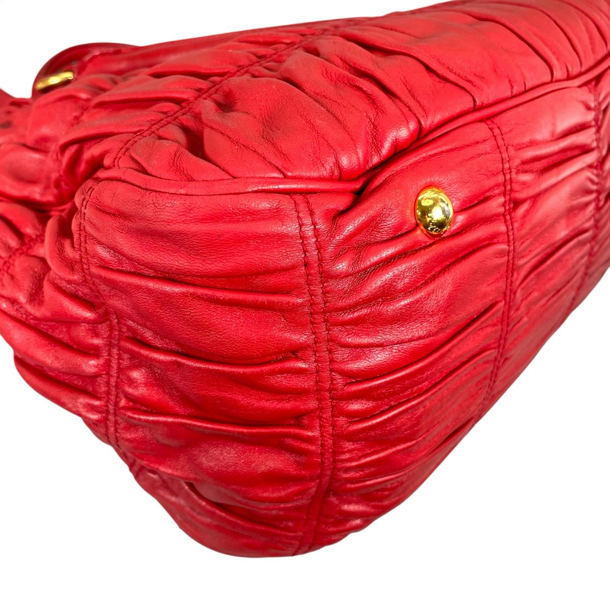 プラダ PRADA トートバッグ
 2WAYショルダーバッグ ギャザー ナッパ ゴーフル レザー B2588L レッド 【SS】
 【中古】