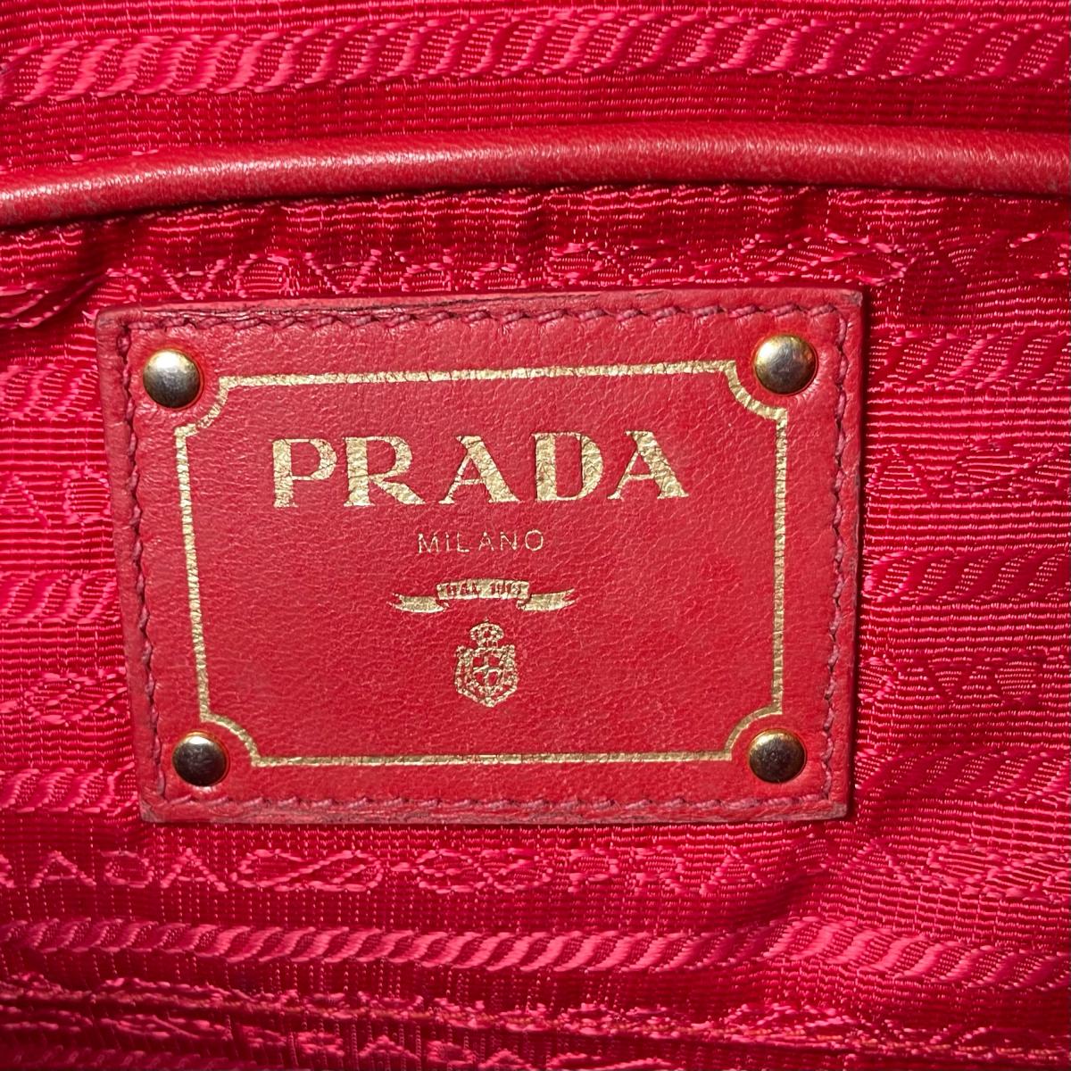 プラダ PRADA トートバッグ
 2WAYショルダーバッグ ギャザー ナッパ ゴーフル レザー B2588L レッド 【SS】
 【中古】