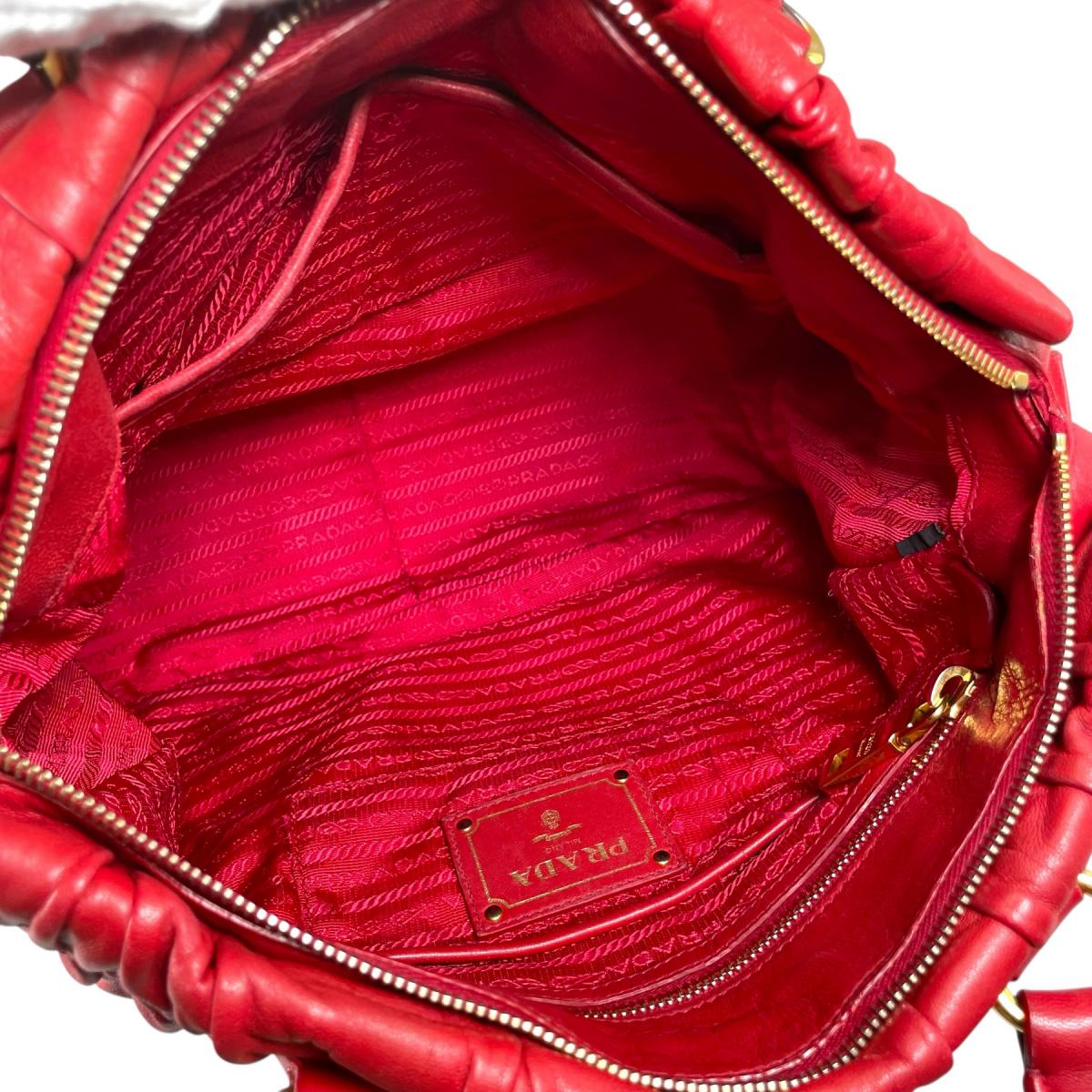 プラダ PRADA トートバッグ
 2WAYショルダーバッグ ギャザー ナッパ ゴーフル レザー B2588L レッド 【SS】
 【中古】