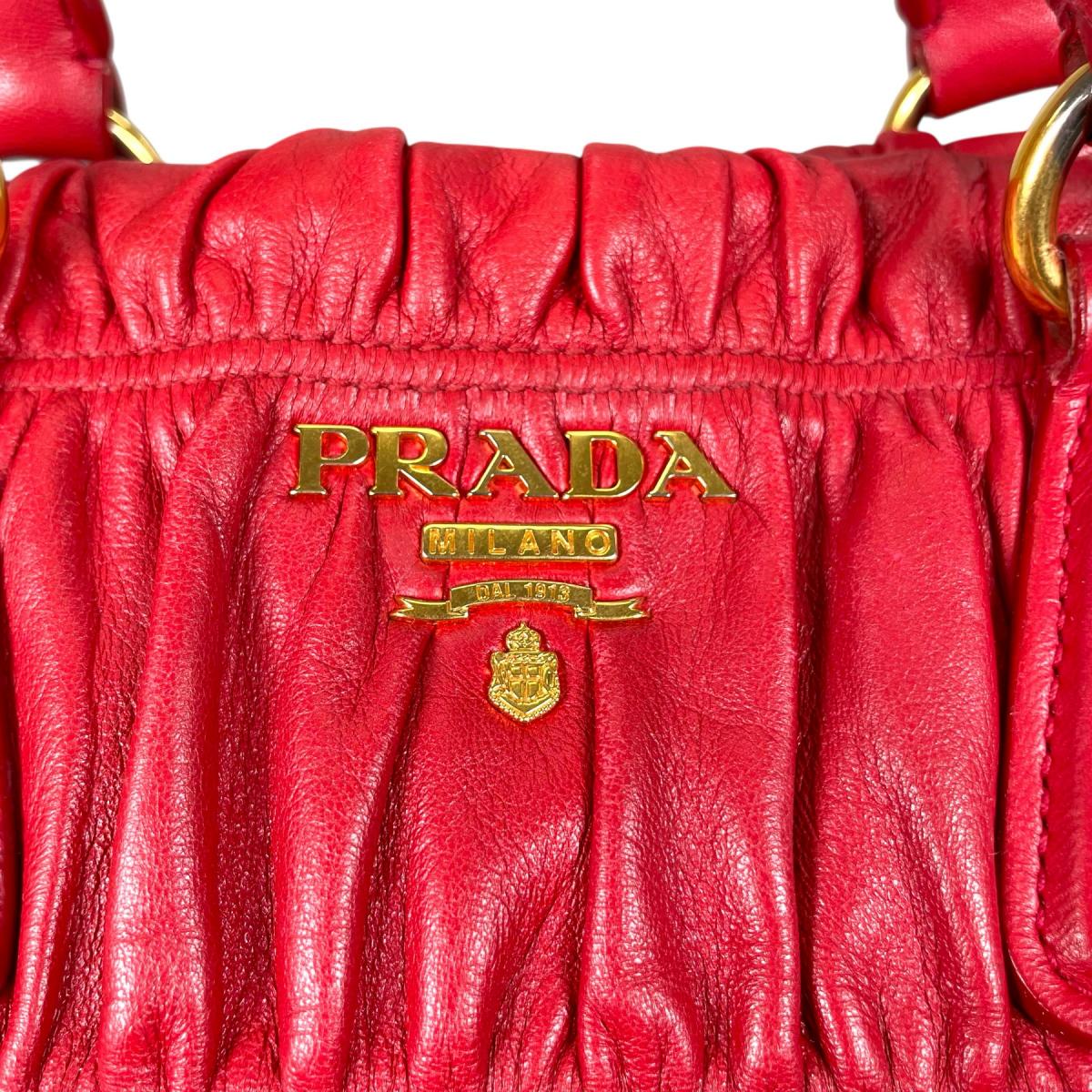 プラダ PRADA トートバッグ
 2WAYショルダーバッグ ギャザー ナッパ ゴーフル レザー B2588L レッド 【SS】
 【中古】