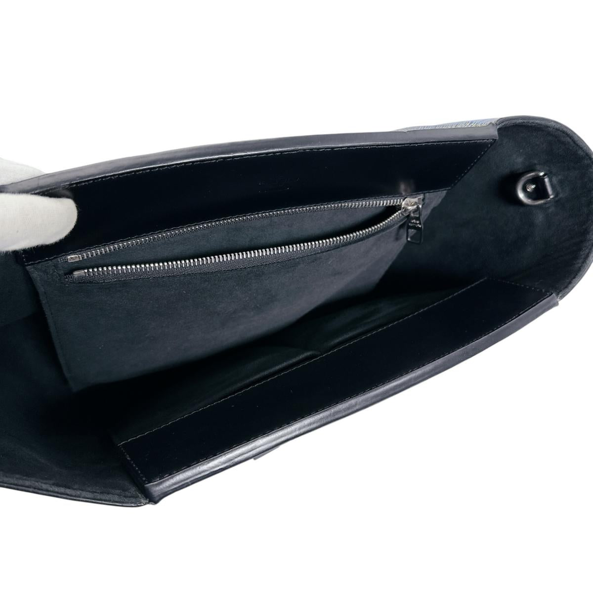 ルイヴィトン LOUIS VUITTON ハンドバッグ
 2wayハンドバッグ エピ フェニックスPM エピレザー M56025 ブルー LV
 【SS】
 【中古】