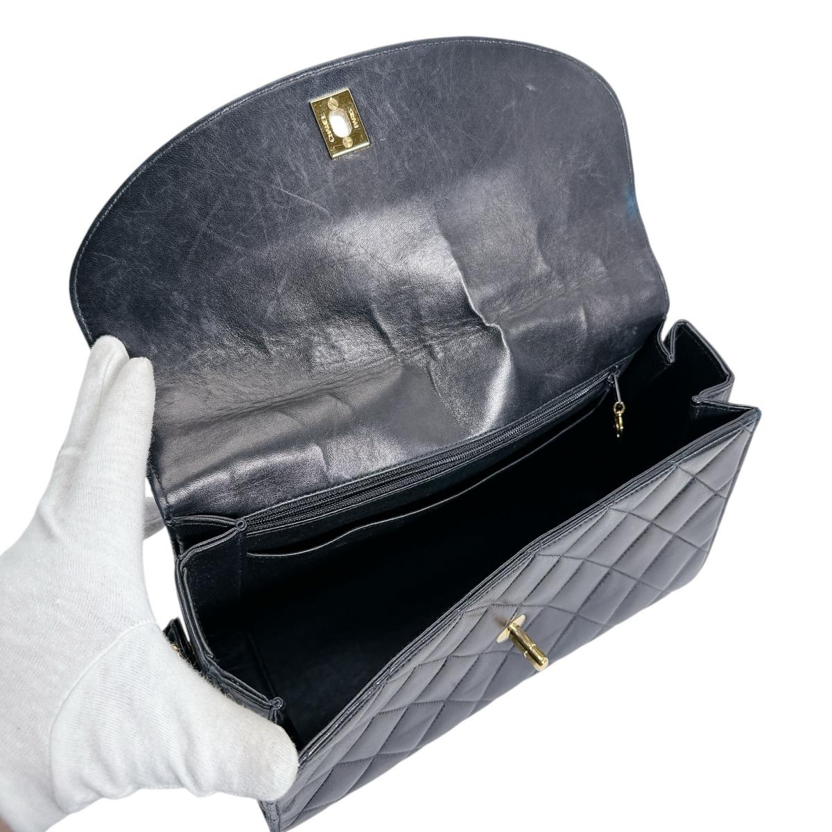 シャネル CHANEL ボディバッグ
 クロスボディバッグ ラムスキン マトラッセ ラムスキン ブラック 【SS】
 【中古】