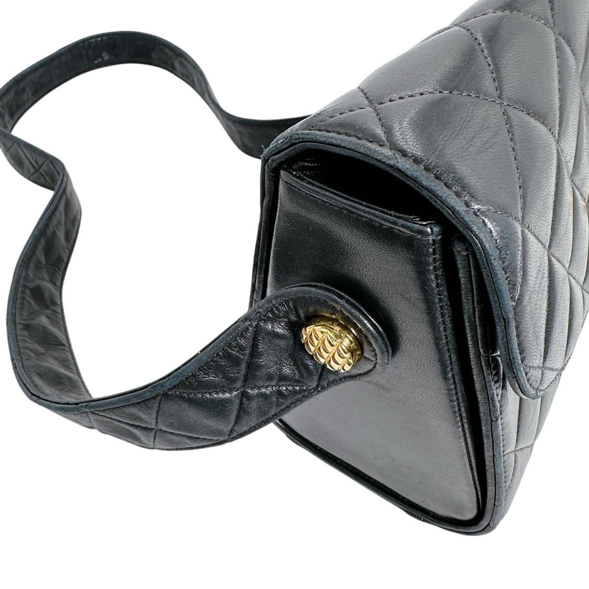 シャネル CHANEL ボディバッグ
 クロスボディバッグ ラムスキン マトラッセ ラムスキン ブラック 【SS】
 【中古】