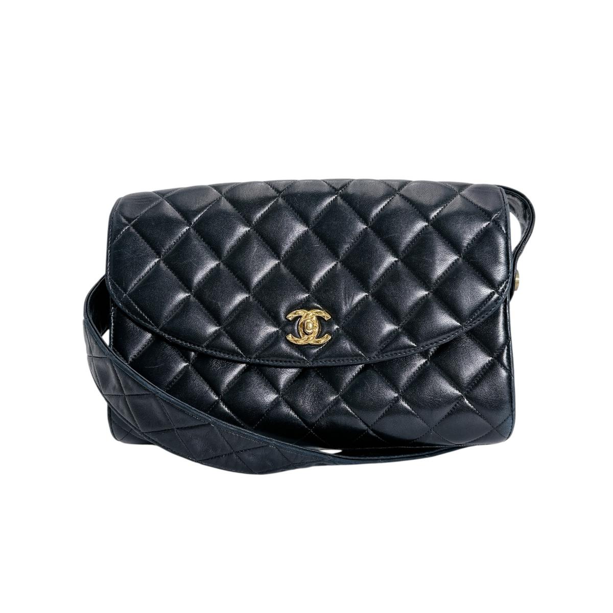 シャネル CHANEL ボディバッグ
 クロスボディバッグ ラムスキン マトラッセ ラムスキン ブラック 【SS】
 【中古】