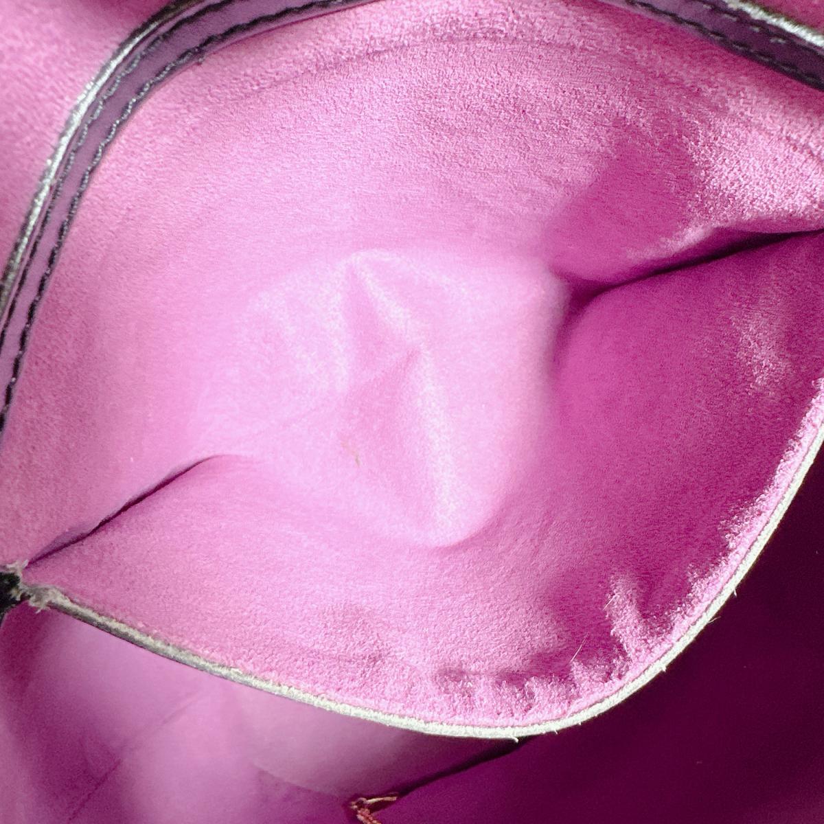 ルイヴィトン LOUIS VUITTON ショルダーバッグ
 バケットGM エピ トートバッグ エピレザー M58992 ブラック LV
 【SS】
 【中古】