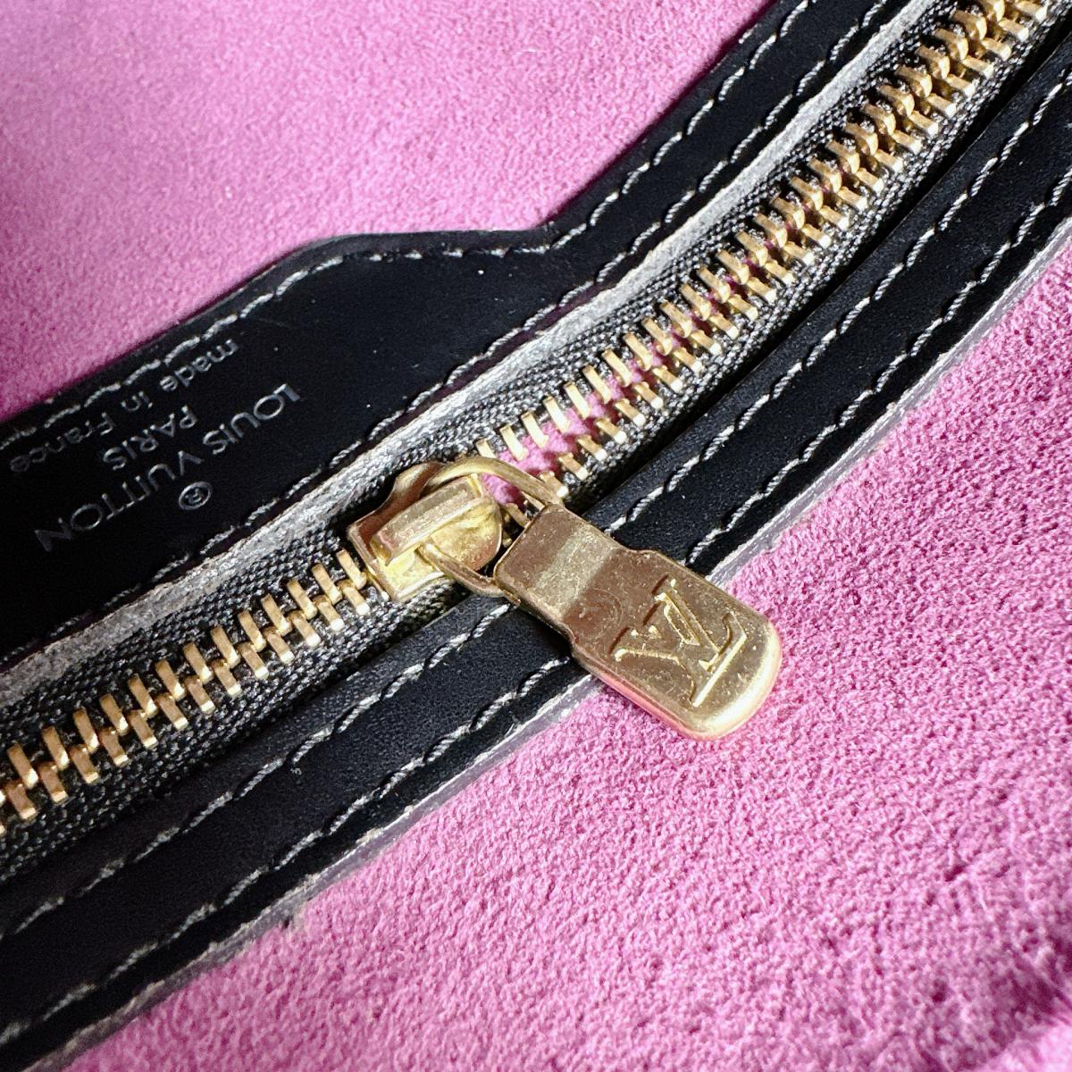 ルイヴィトン LOUIS VUITTON ショルダーバッグ
 バケットGM エピ トートバッグ エピレザー M58992 ブラック LV
 【SS】
 【中古】