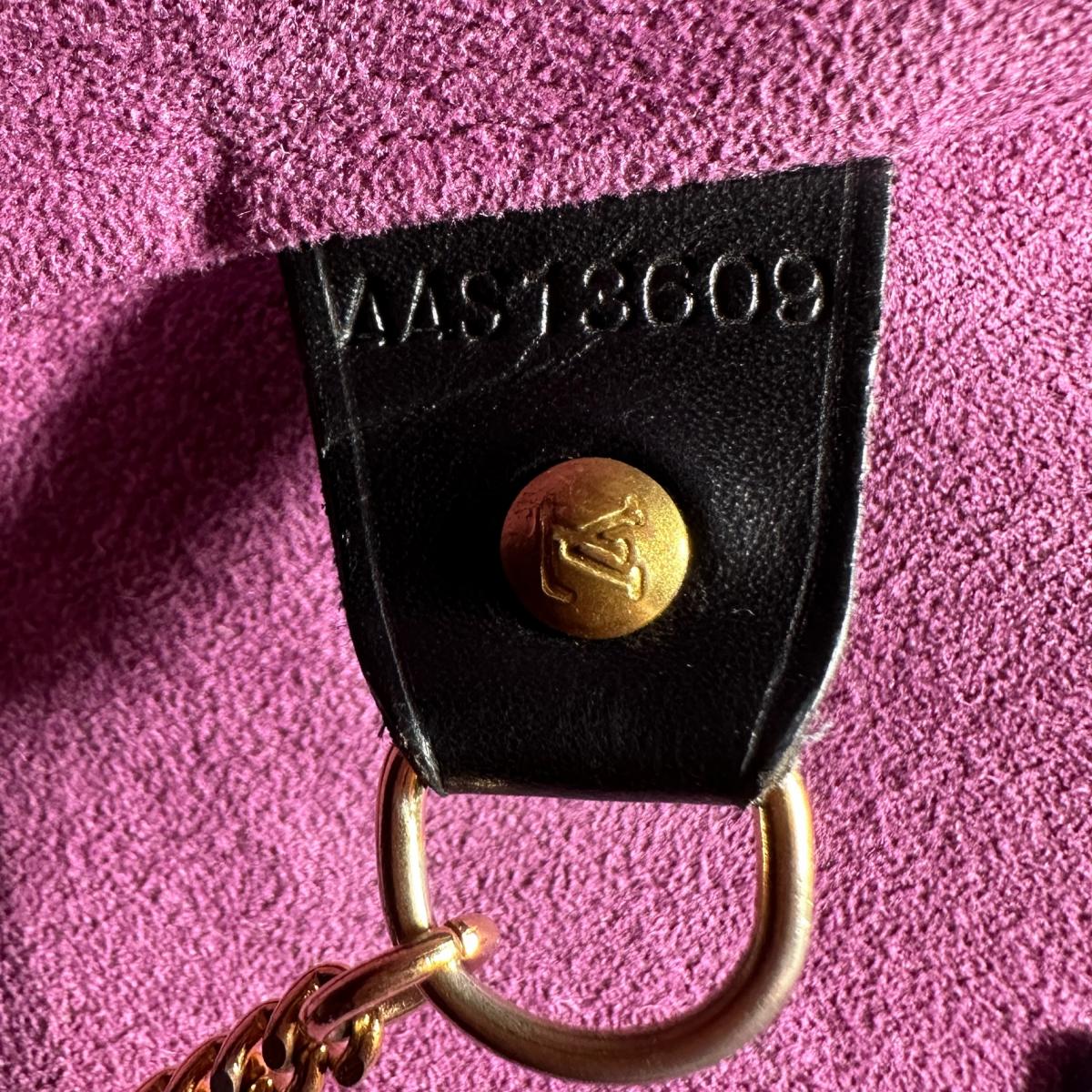 ルイヴィトン LOUIS VUITTON ショルダーバッグ
 バケットGM エピ トートバッグ エピレザー M58992 ブラック LV
 【SS】
 【中古】