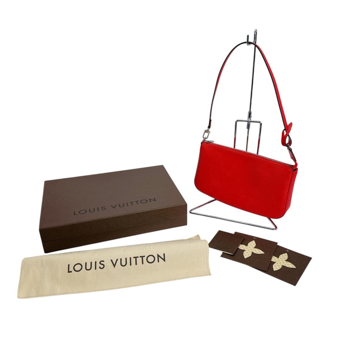 ルイヴィトン LOUIS VUITTON ポーチ
 ポーチ エピ ポシェット・アクセソワール エピレザー M41157 レッド LV
 【SS】
 【中古】