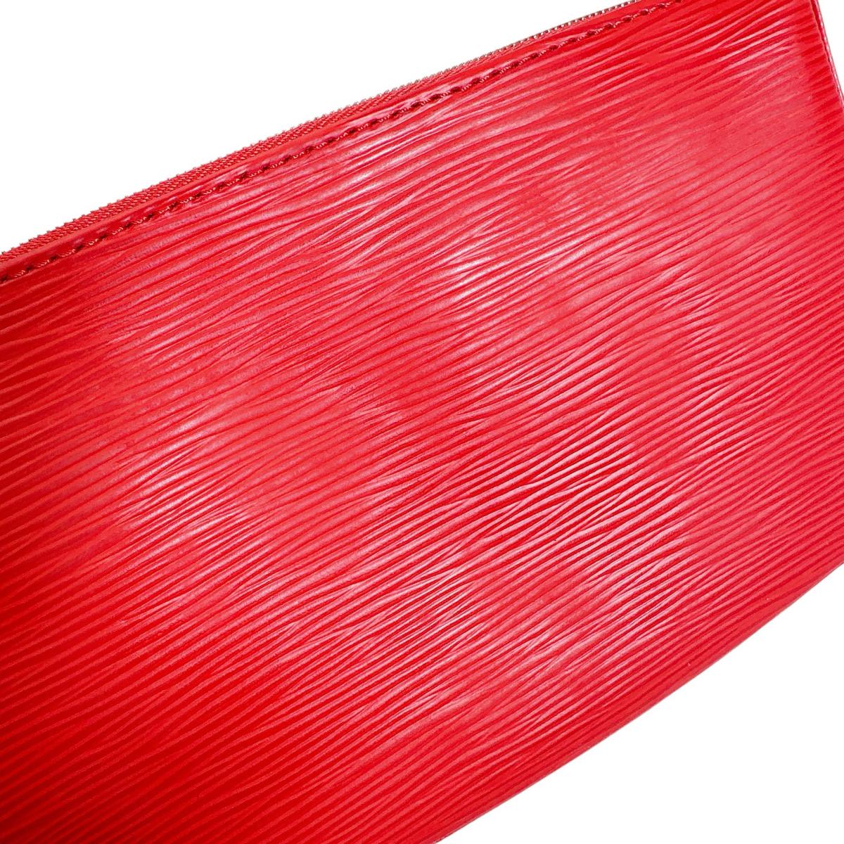 ルイヴィトン LOUIS VUITTON ポーチ
 ポーチ エピ ポシェット・アクセソワール エピレザー M41157 レッド LV
 【SS】
 【中古】