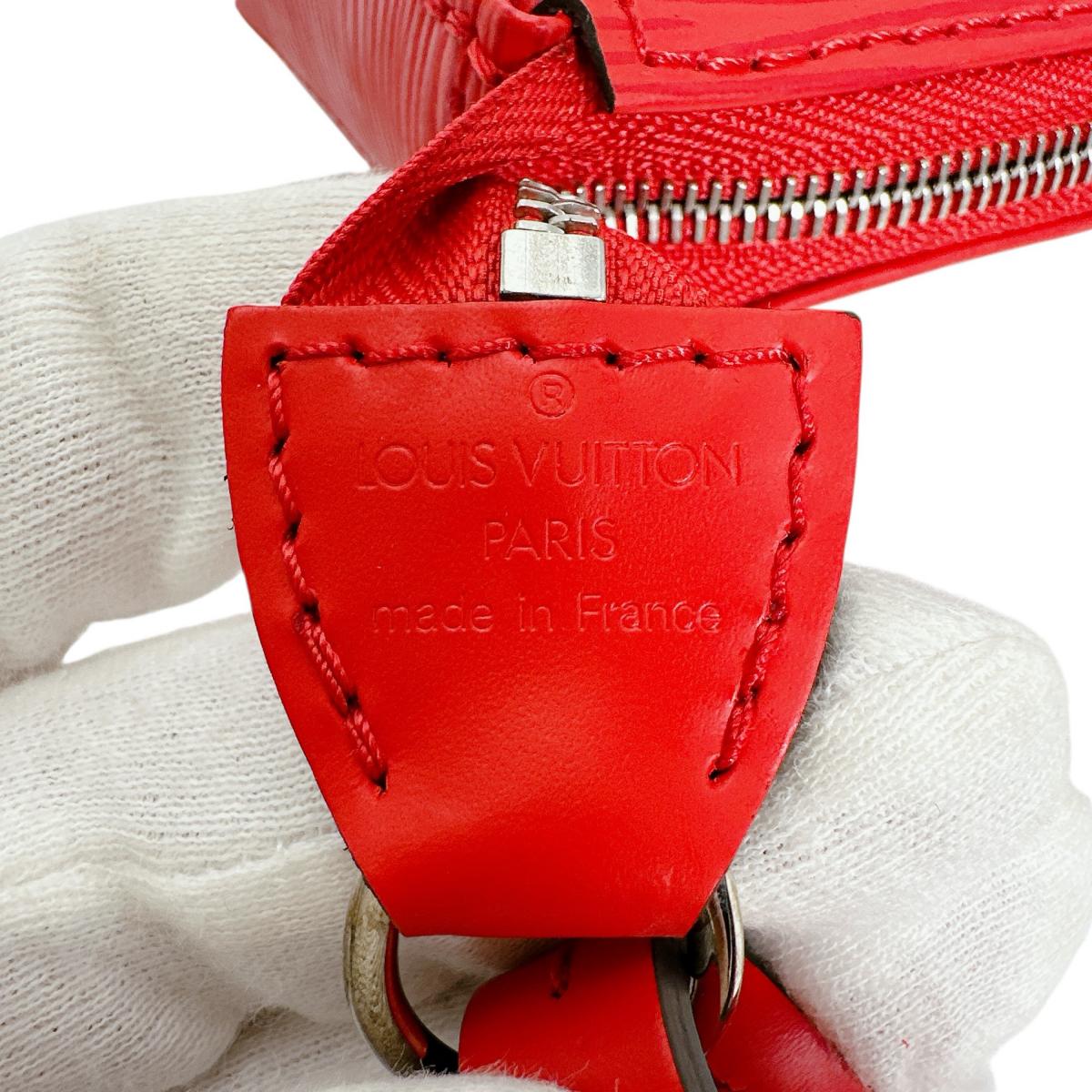 ルイヴィトン LOUIS VUITTON ポーチ
 ポーチ エピ ポシェット・アクセソワール エピレザー M41157 レッド LV
 【SS】
 【中古】