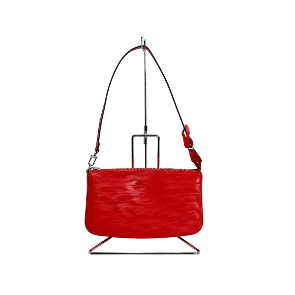 ルイヴィトン LOUIS VUITTON ポーチ
 ポーチ エピ ポシェット・アクセソワール エピレザー M41157 レッド LV
 【SS】
 【中古】