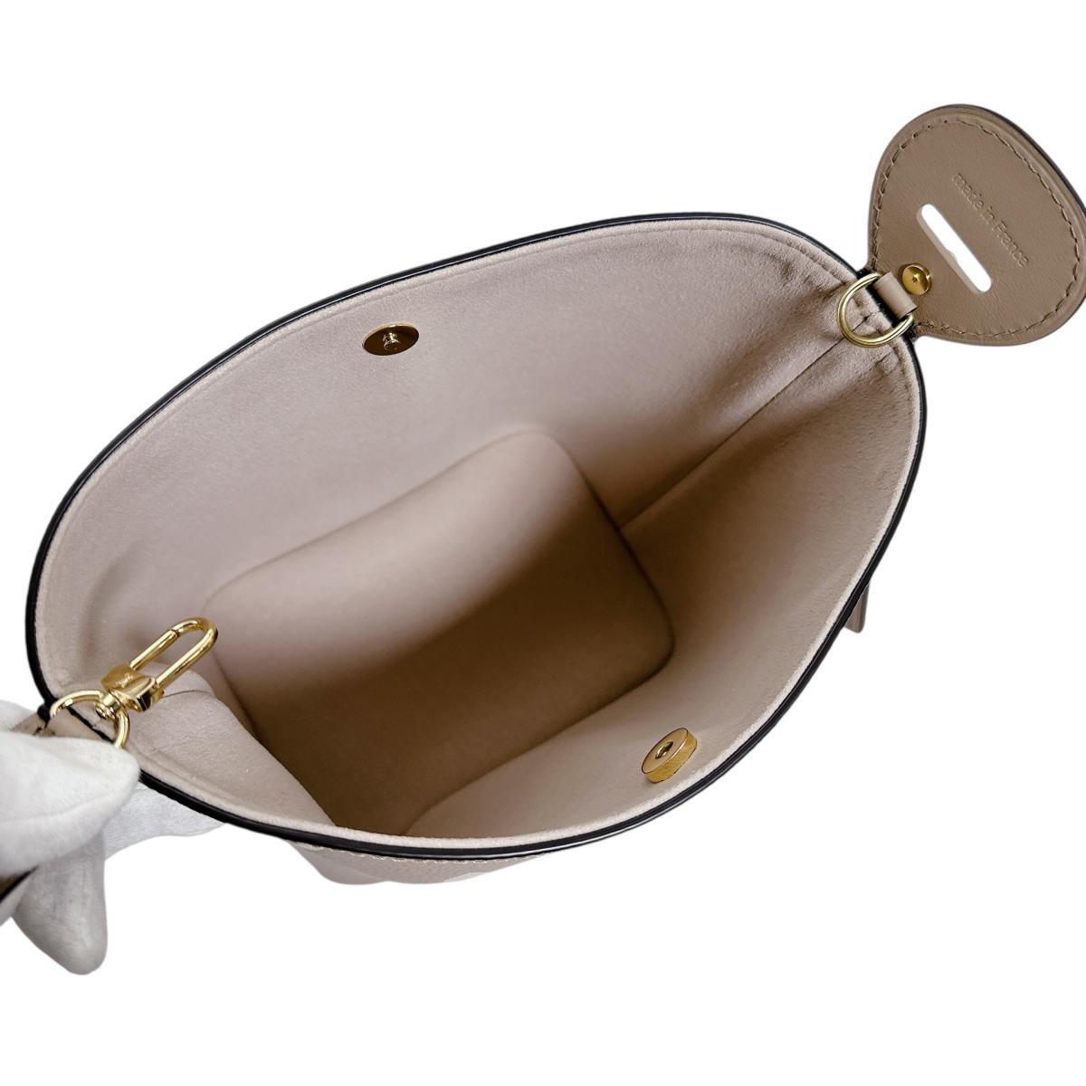 ルイヴィトン LOUIS VUITTON トートバッグ
 2wayバッグ アンプラント オール･インBB モノグラムアンプラント M13045 ベージュ LV
 【SS】
 【中古】