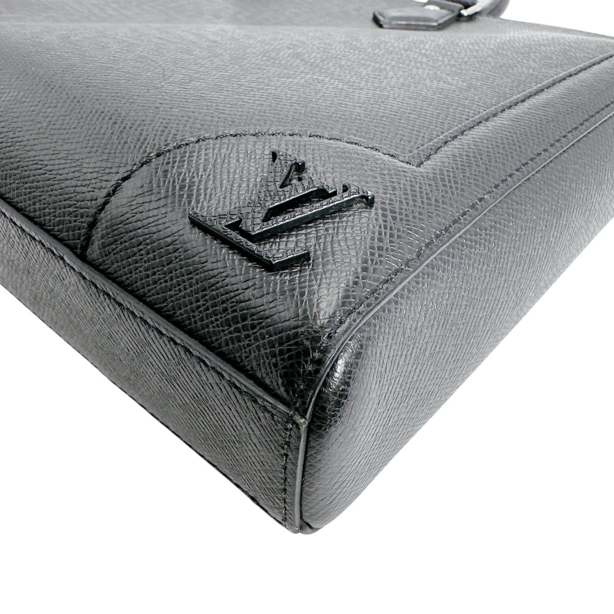 ルイヴィトン LOUIS VUITTON ビジネスバッグ
 ショルダーバッグ タイガ ブリーフケース タイガ M30810 アルドワーズ LV
 【SS】
 【中古】