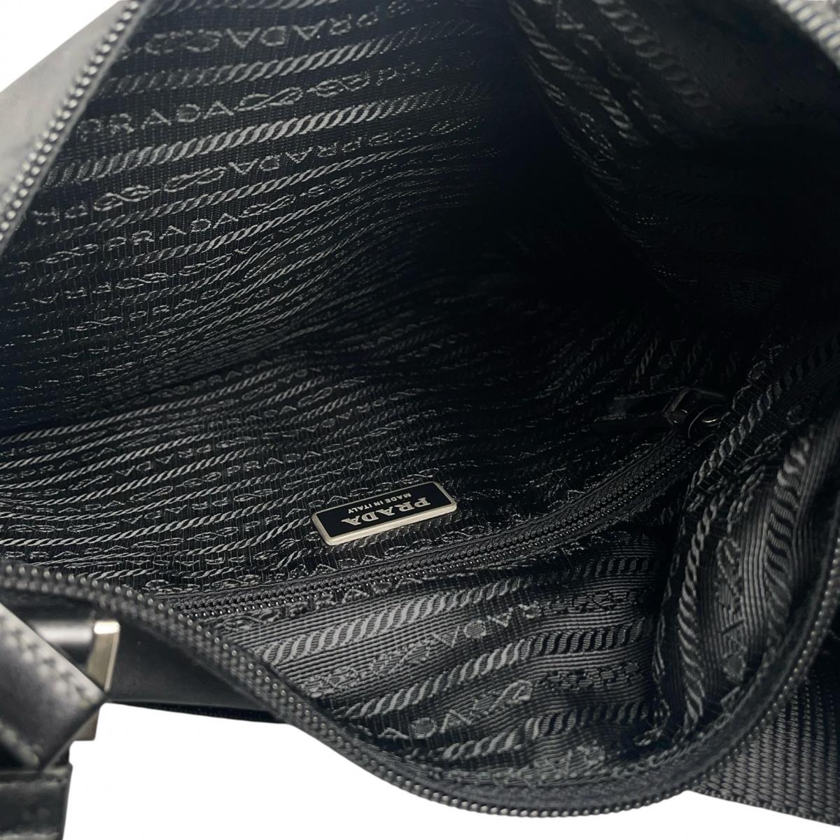 プラダ PRADA ショルダーバッグ
 クロスボディバック Re-Nylon 三角ロゴ ナイロン BT0520 ブラック 【SS】
 【中古】