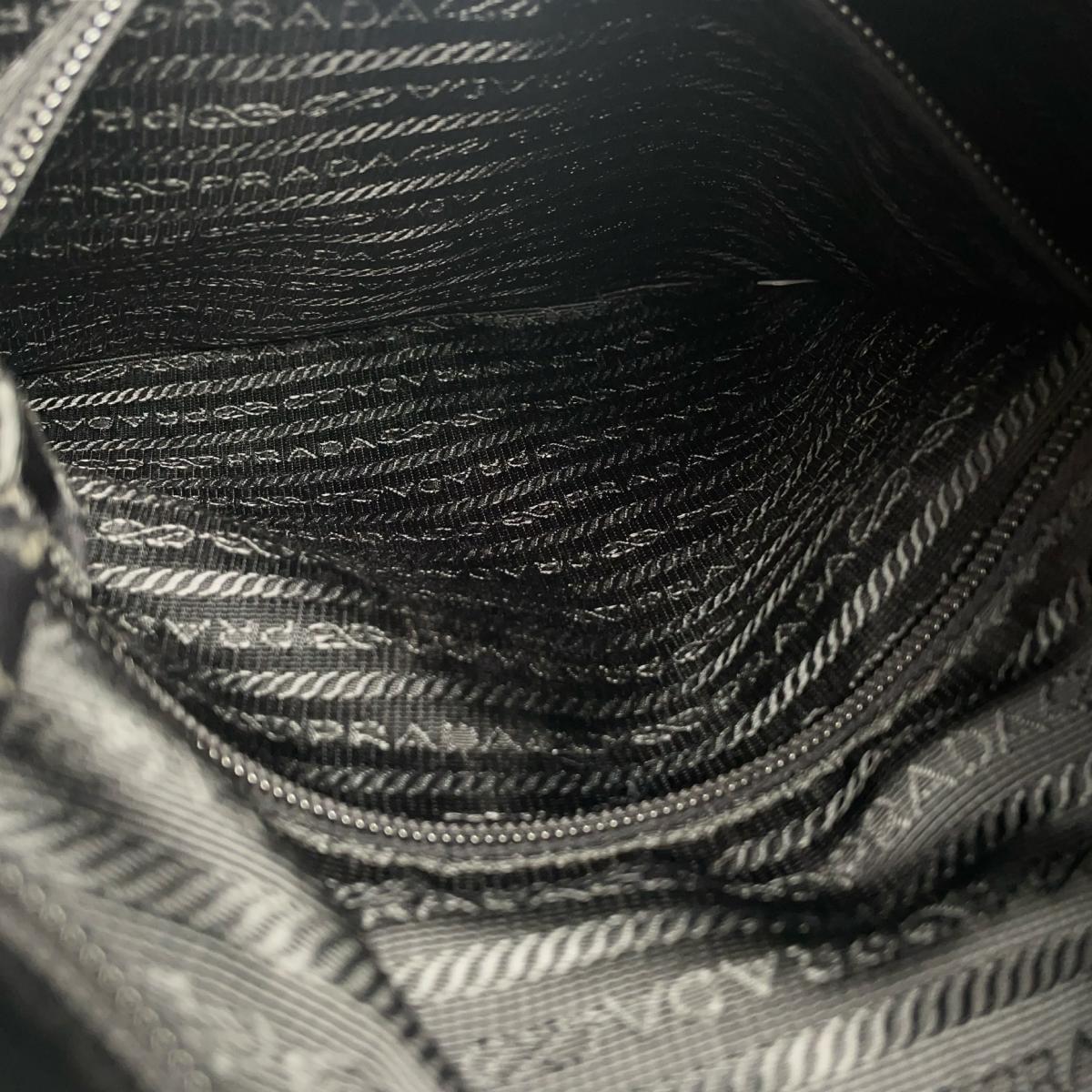 プラダ PRADA ショルダーバッグ
 クロスボディバック Re-Nylon 三角ロゴ ナイロン BT0520 ブラック 【SS】
 【中古】