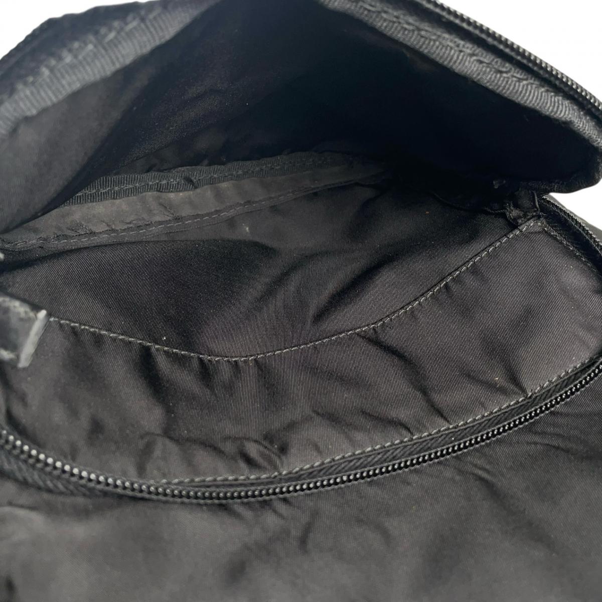 プラダ PRADA ショルダーバッグ
 クロスボディバック Re-Nylon 三角ロゴ ナイロン BT0520 ブラック 【SS】
 【中古】