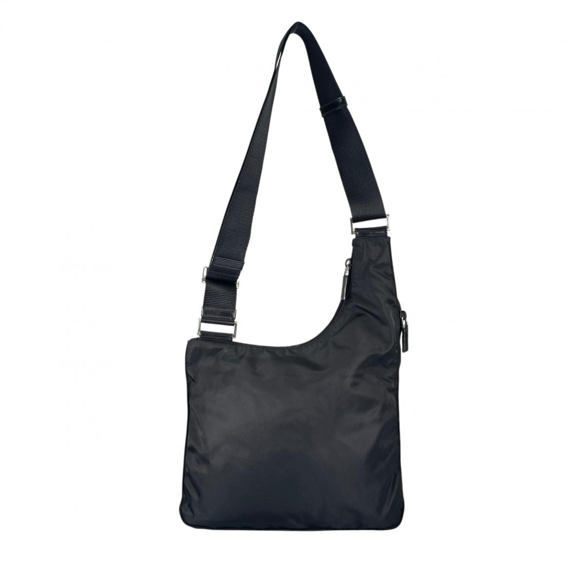 プラダ PRADA ショルダーバッグ
 クロスボディバック Re-Nylon 三角ロゴ ナイロン BT0520 ブラック 【SS】
 【中古】