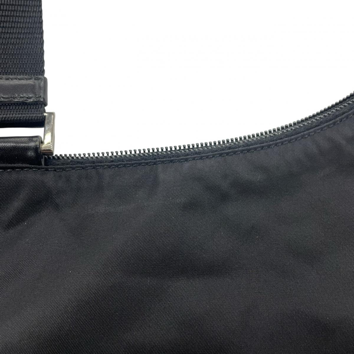 プラダ PRADA ショルダーバッグ
 クロスボディバック Re-Nylon 三角ロゴ ナイロン BT0520 ブラック 【SS】
 【中古】