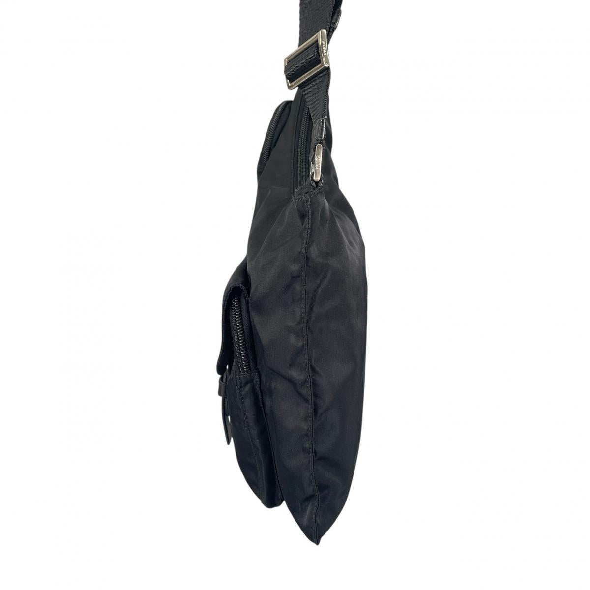 プラダ PRADA ショルダーバッグ
 クロスボディバック Re-Nylon 三角ロゴ ナイロン BT0520 ブラック 【SS】
 【中古】