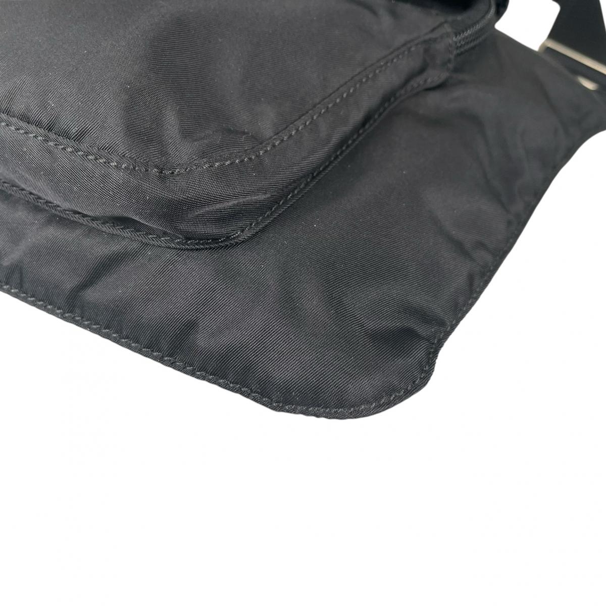 プラダ PRADA ショルダーバッグ
 クロスボディバック Re-Nylon 三角ロゴ ナイロン BT0520 ブラック 【SS】
 【中古】