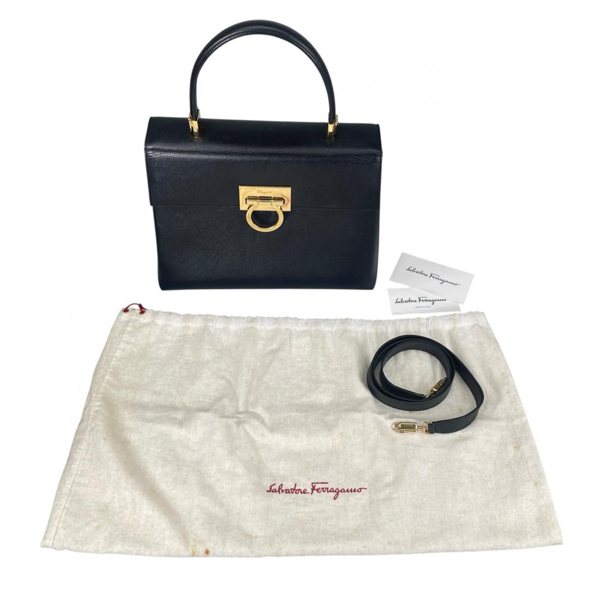 サルヴァトーレフェラガモ Salvatore Ferragamo ハンドバッグ
 ハンドバッグ 2WAYショルダーバッグ ガンチーニ レザー ブラック 【SS】
 【中古】