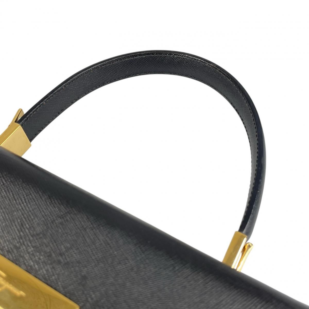 サルヴァトーレフェラガモ Salvatore Ferragamo ハンドバッグ
 ハンドバッグ 2WAYショルダーバッグ ガンチーニ レザー ブラック 【SS】
 【中古】