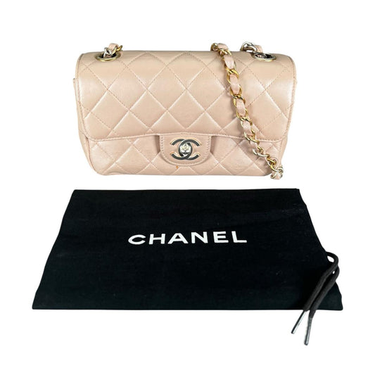 シャネル CHANEL ショルダーバッグ
 チェーンウォレット ラムスキン CHANEL19 ラムスキン A69900 ピンク 【SS】
 【中古】