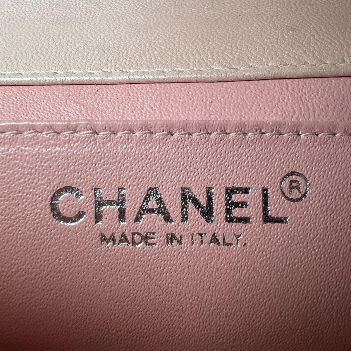 シャネル CHANEL ショルダーバッグ
 チェーンウォレット ラムスキン CHANEL19 ラムスキン A69900 ピンク 【SS】
 【中古】