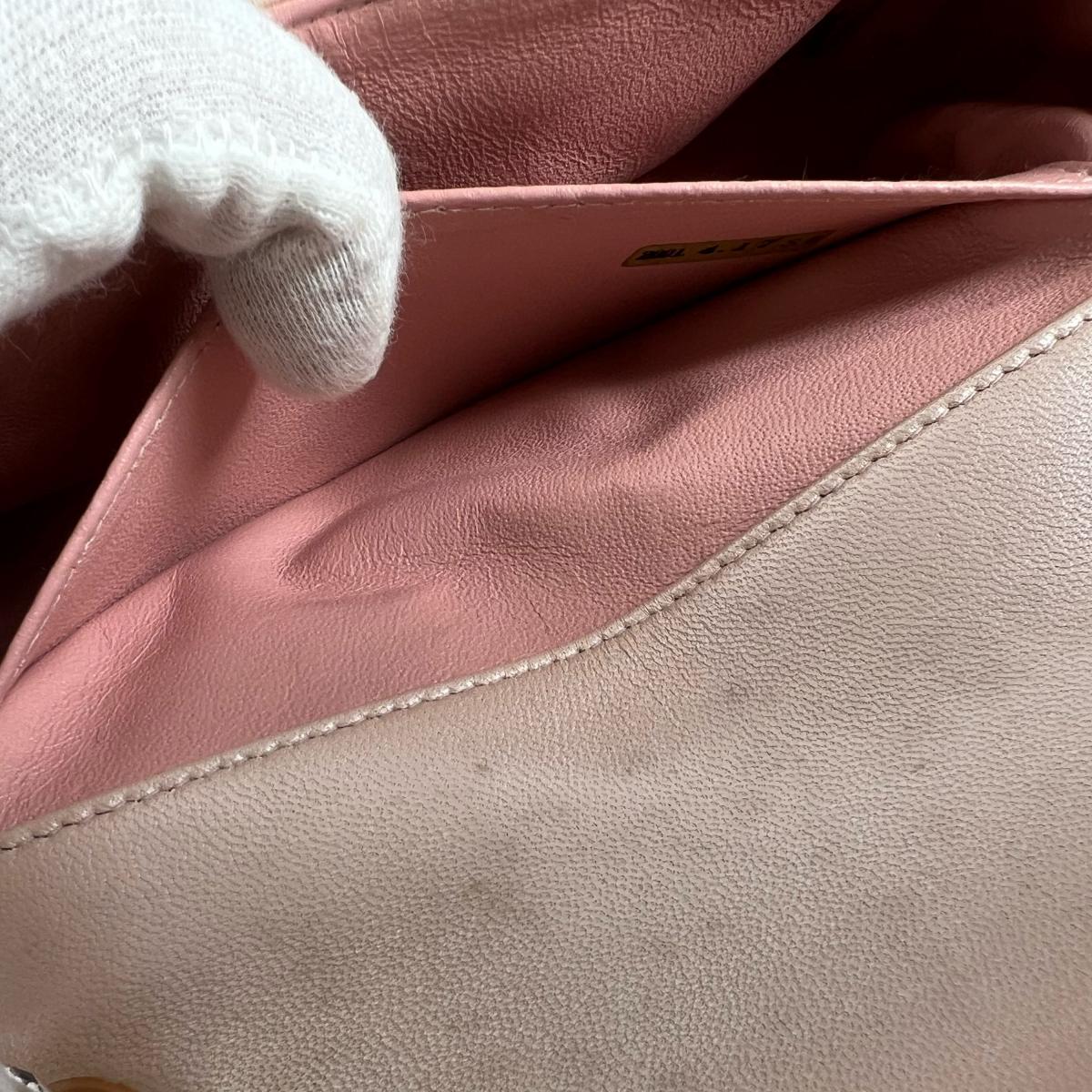 シャネル CHANEL ショルダーバッグ
 チェーンウォレット ラムスキン CHANEL19 ラムスキン A69900 ピンク 【SS】
 【中古】