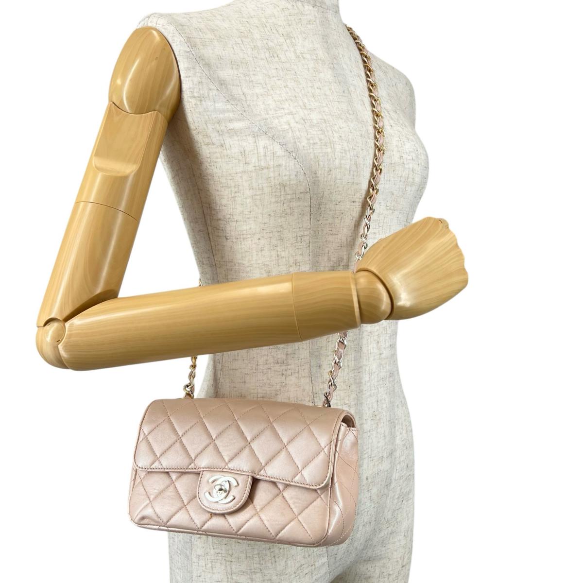 シャネル CHANEL ショルダーバッグ
 チェーンウォレット ラムスキン CHANEL19 ラムスキン A69900 ピンク 【SS】
 【中古】