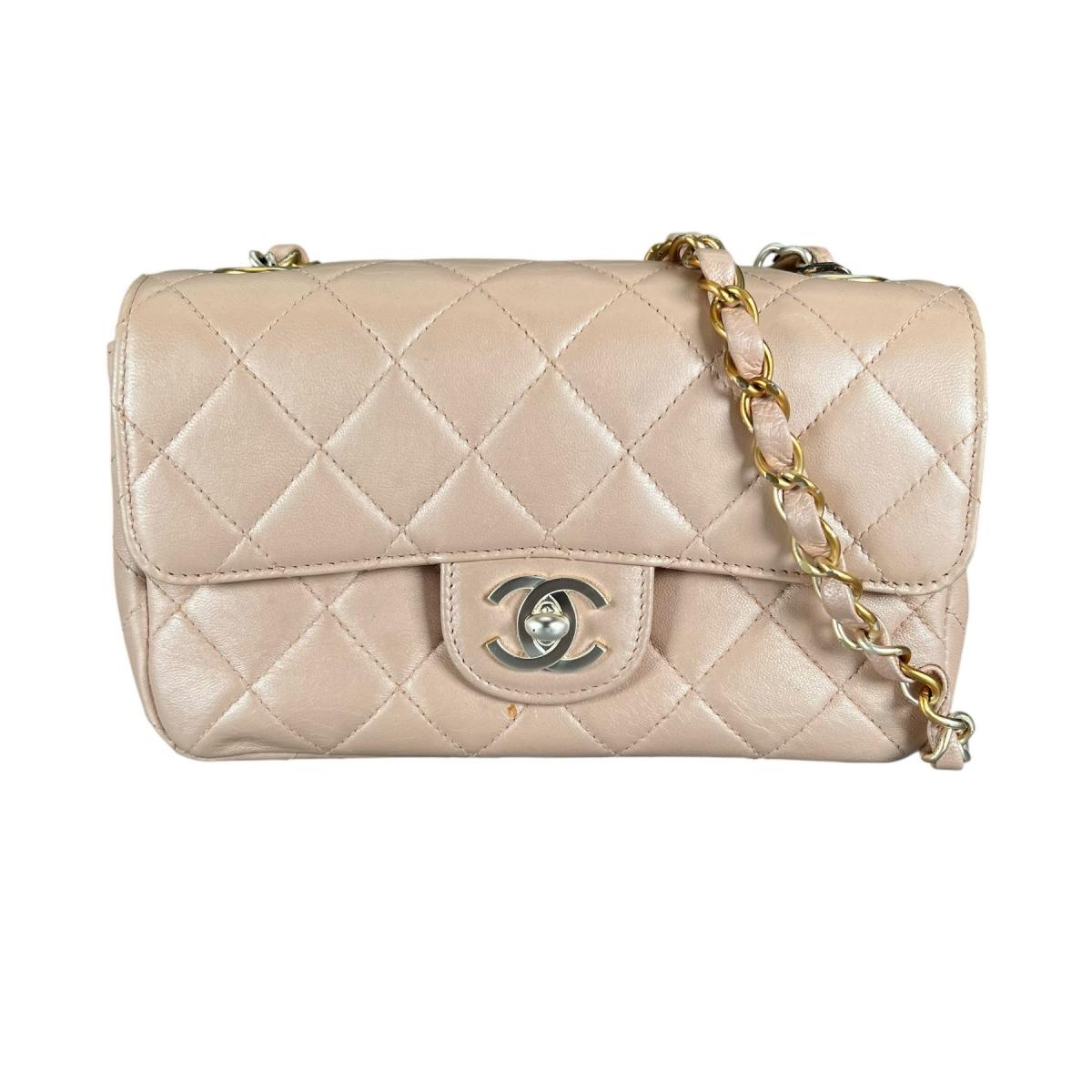 シャネル CHANEL ショルダーバッグ
 チェーンウォレット ラムスキン CHANEL19 ラムスキン A69900 ピンク 【SS】
 【中古】