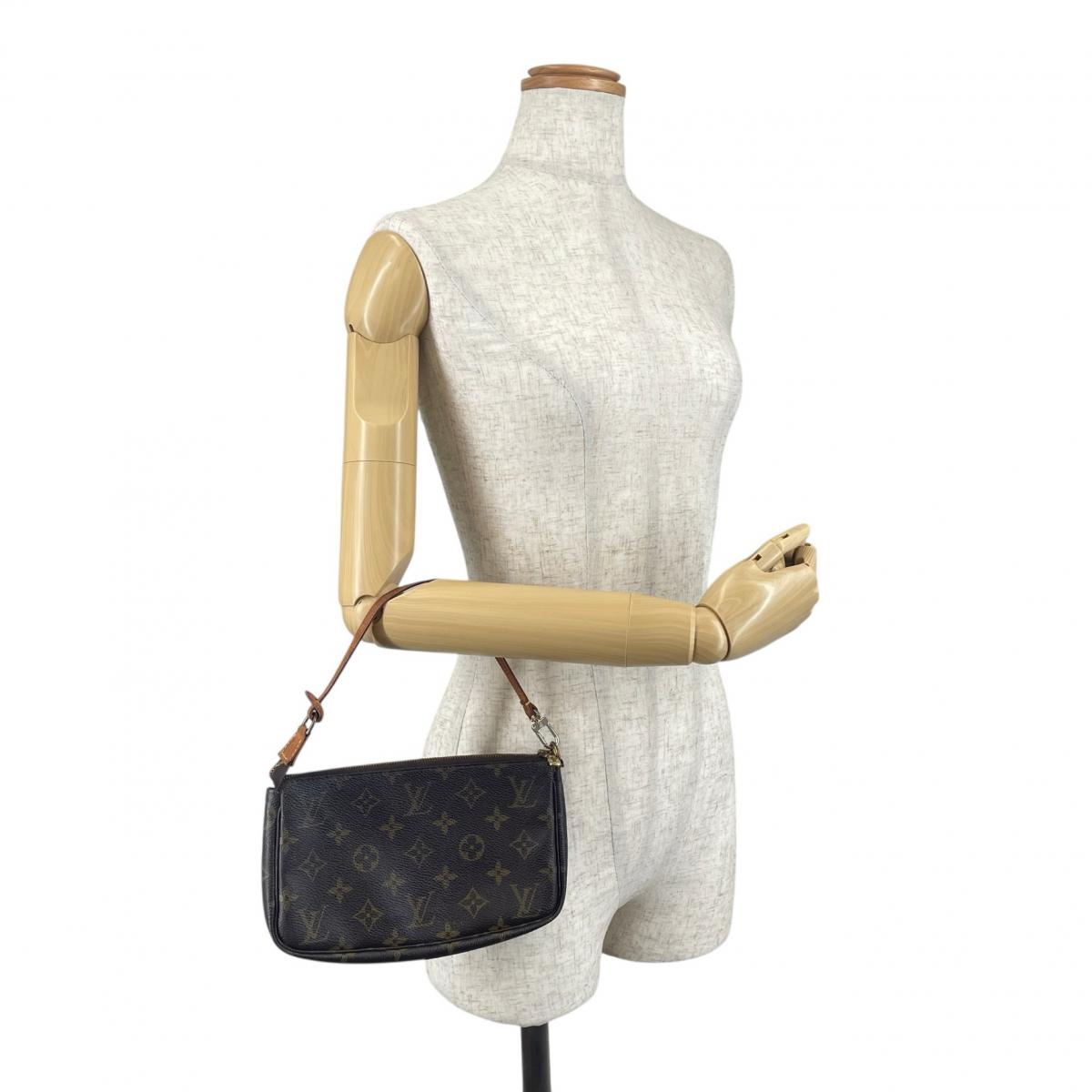 ルイヴィトン LOUIS VUITTON ハンドバッグ
 ポシェット モノグラム Pochette Accessoires モノグラムキャンバス M51980 ブラウン LV
 【SS】
 【中古】