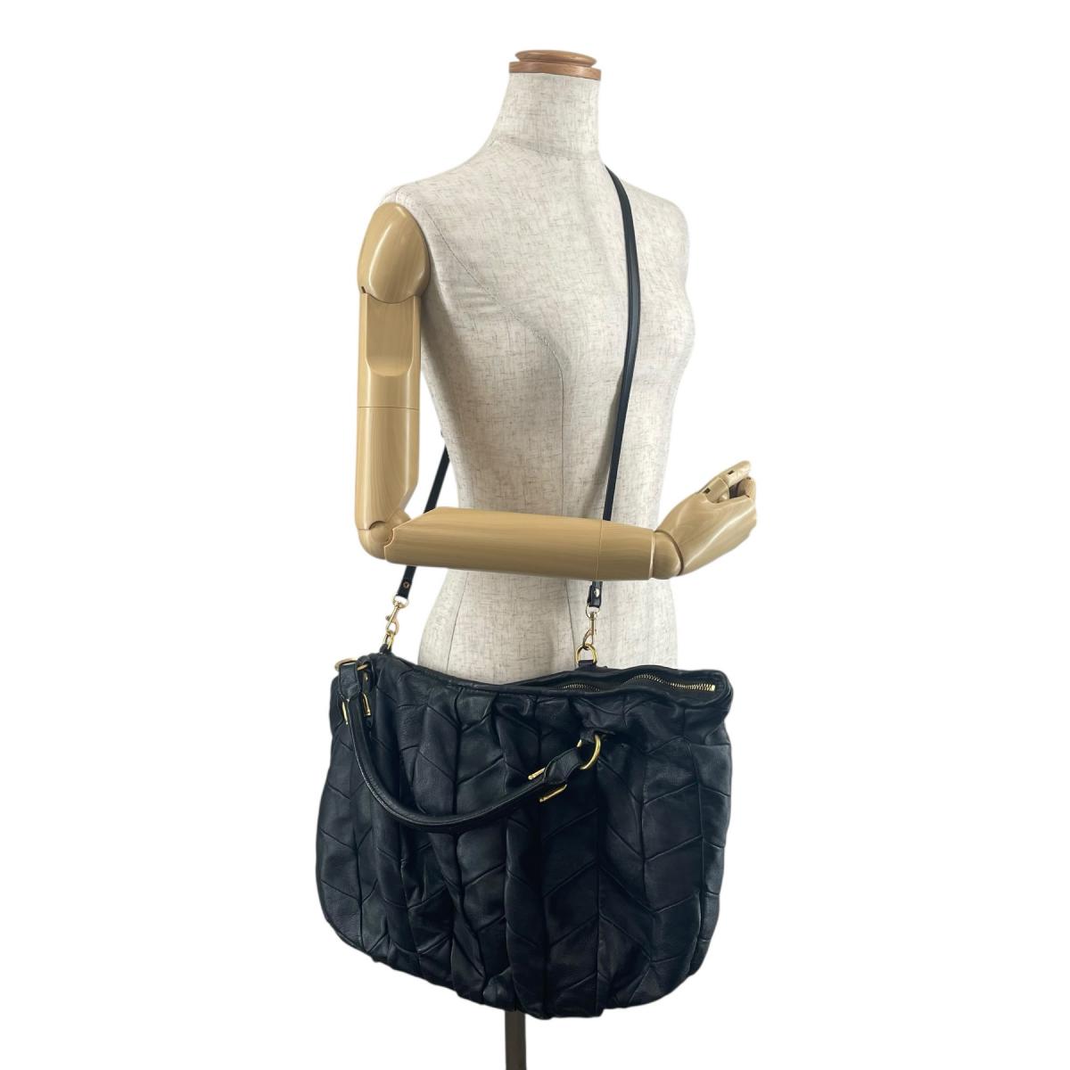 ミュウミュウ MIUMIU ハンドバッグ
 2WAY ショルダーバッグ キルティング Matelassé レザー ブラック 【SS】
 【中古】