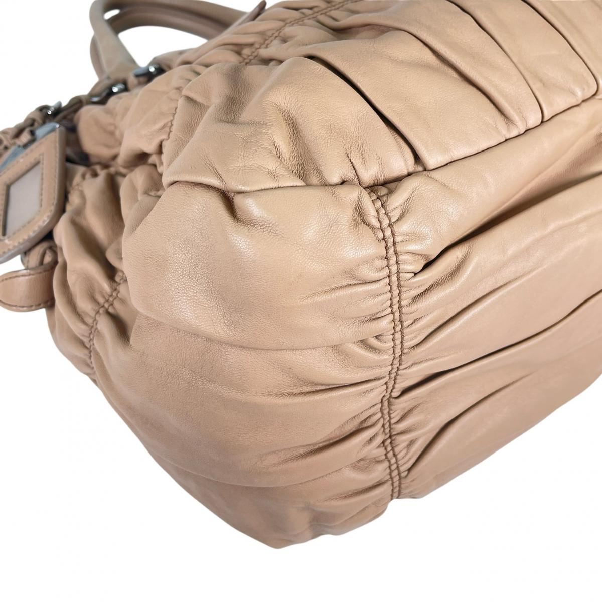 プラダ PRADA ハンドバッグ
 ハンドバッグ 2WAY ショルダーバッグ ナッパゴーフル レザー BN1702 ベージュ 【SS】
 【中古】