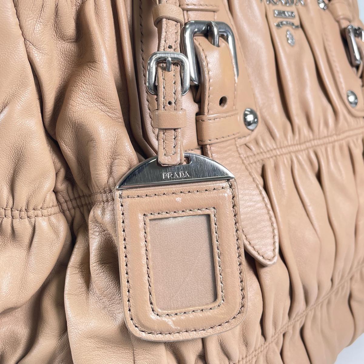 プラダ PRADA ハンドバッグ
 ハンドバッグ 2WAY ショルダーバッグ ナッパゴーフル レザー BN1702 ベージュ 【SS】
 【中古】