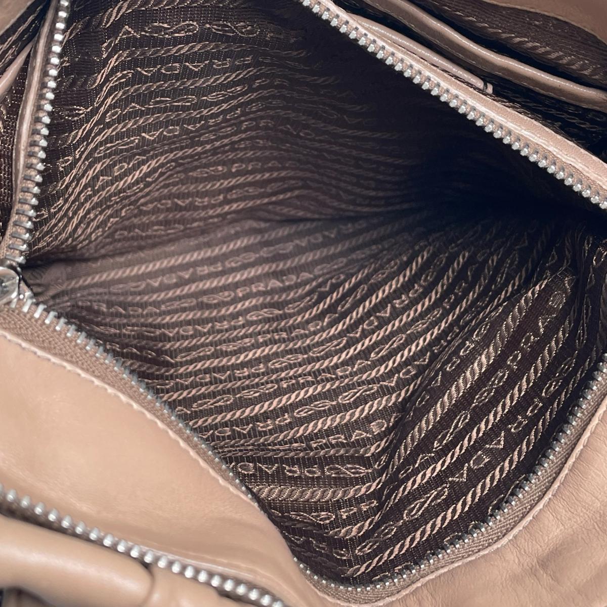 プラダ PRADA ハンドバッグ
 ハンドバッグ 2WAY ショルダーバッグ ナッパゴーフル レザー BN1702 ベージュ 【SS】
 【中古】