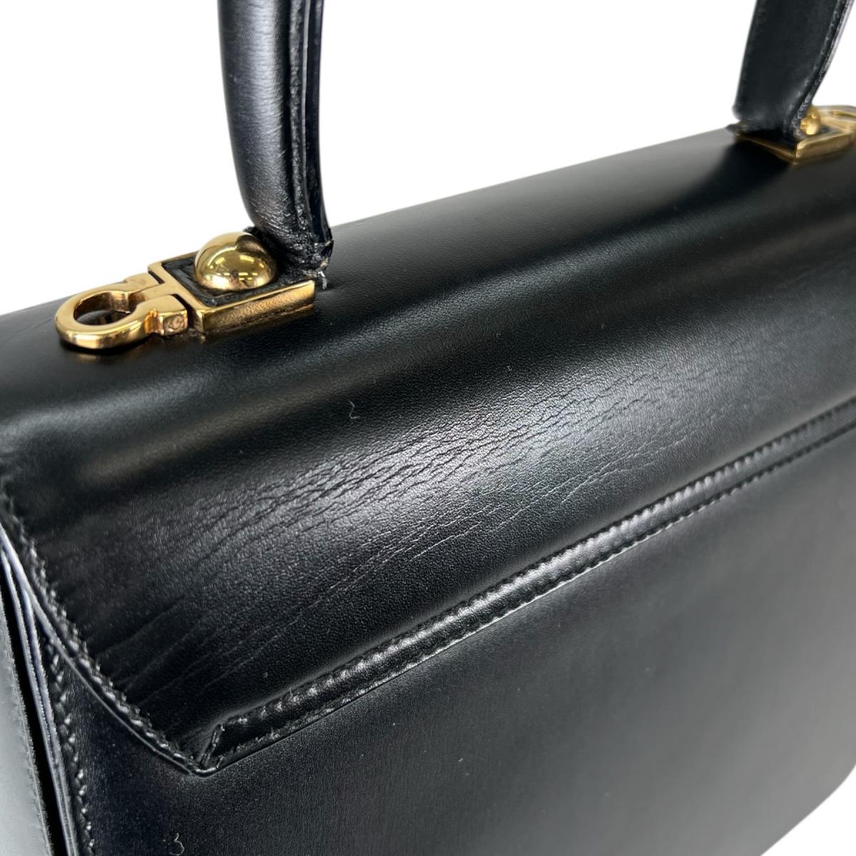 サルヴァトーレフェラガモ Salvatore Ferragamo ハンドバッグ
 ハンドバッグ コンパクト ガンチーニ レザー E210536 ブラック 【SS】
 【中古】