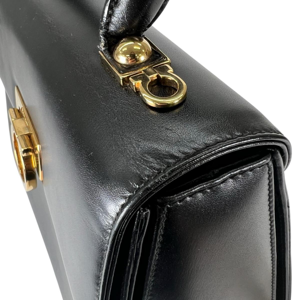 サルヴァトーレフェラガモ Salvatore Ferragamo ハンドバッグ
 ハンドバッグ コンパクト ガンチーニ レザー E210536 ブラック 【SS】
 【中古】