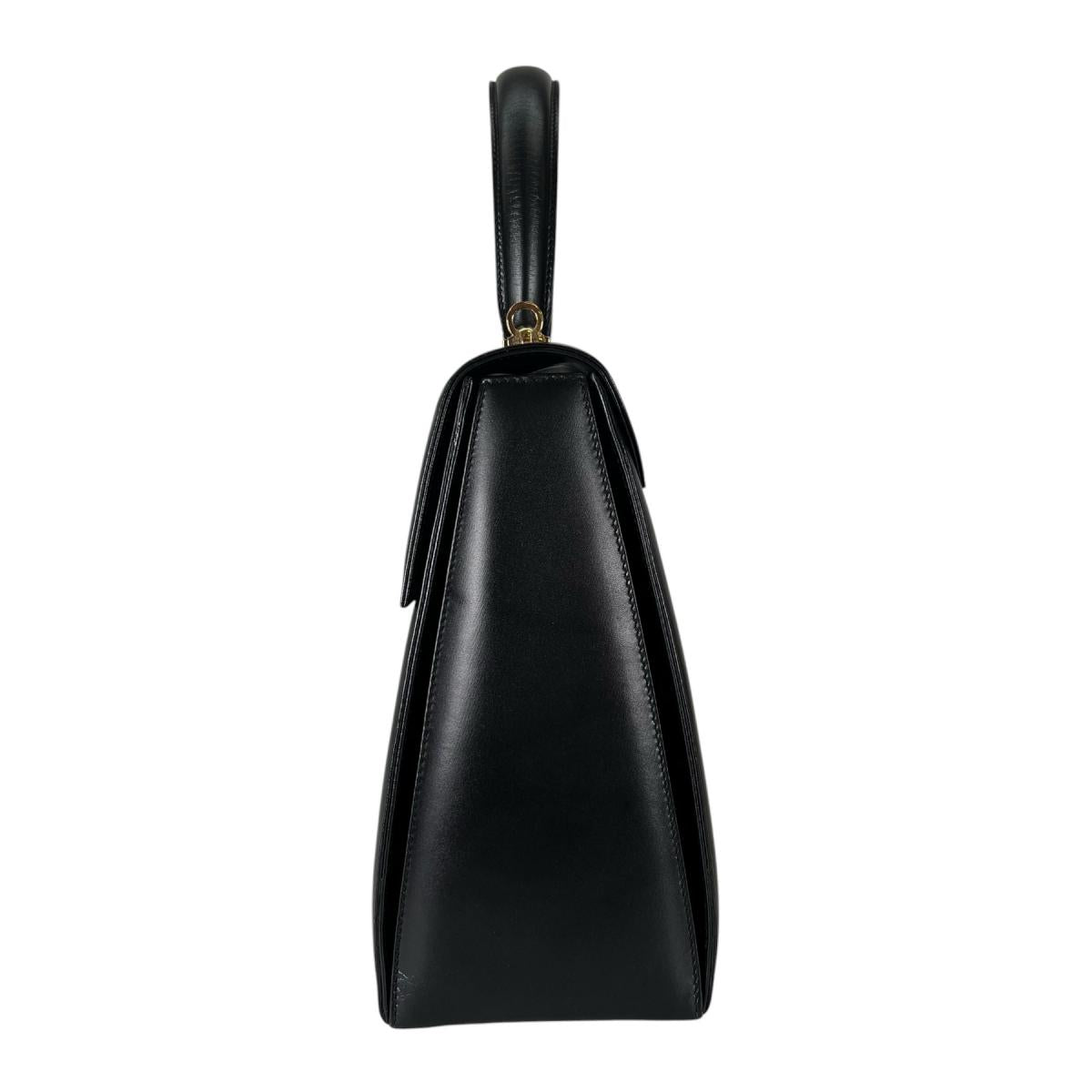 サルヴァトーレフェラガモ Salvatore Ferragamo ハンドバッグ
 ハンドバッグ コンパクト ガンチーニ レザー E210536 ブラック 【SS】
 【中古】