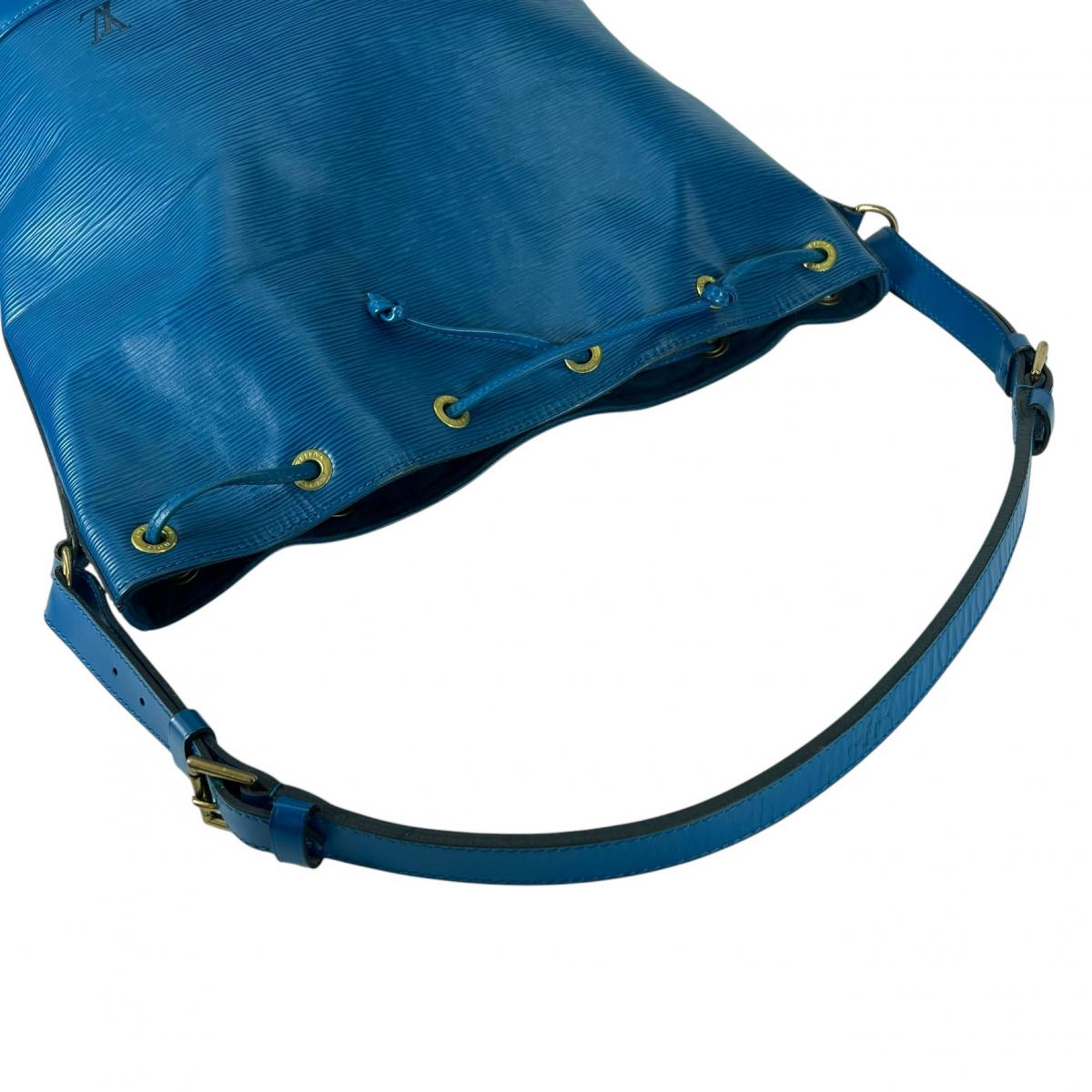 ルイヴィトン LOUIS VUITTON ショルダーバッグ
 ショルダーバッグ トレドブルー ノエ エピレザー M44005 ブルー LV
 【SS】
 【中古】