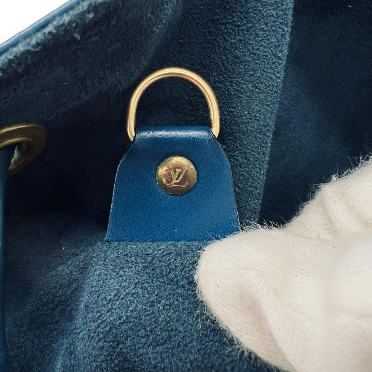 ルイヴィトン LOUIS VUITTON ショルダーバッグ
 ショルダーバッグ トレドブルー ノエ エピレザー M44005 ブルー LV
 【SS】
 【中古】