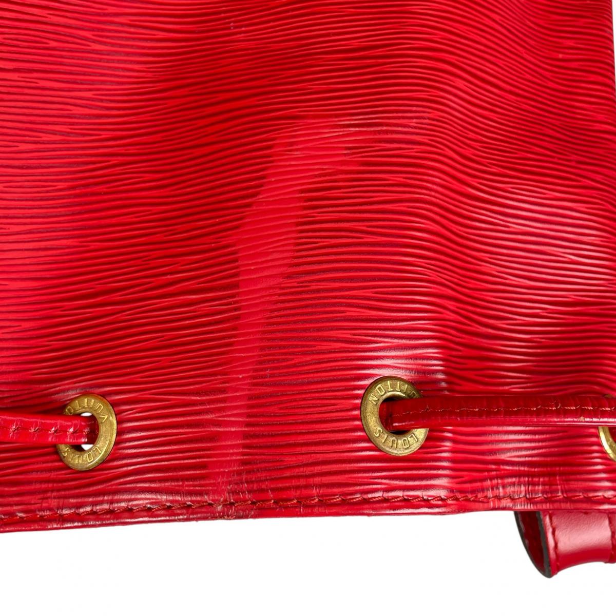 ルイヴィトン LOUIS VUITTON ショルダーバッグ
 ショルダーバッグ カスティリアンレッド ノエ エピレザー M44007 レッド LV
 【SS】
 【中古】