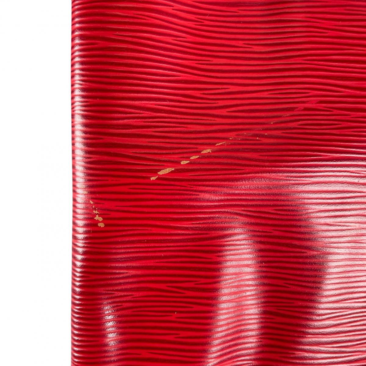 ルイヴィトン LOUIS VUITTON ショルダーバッグ
 ショルダーバッグ カスティリアンレッド ノエ エピレザー M44007 レッド LV
 【SS】
 【中古】