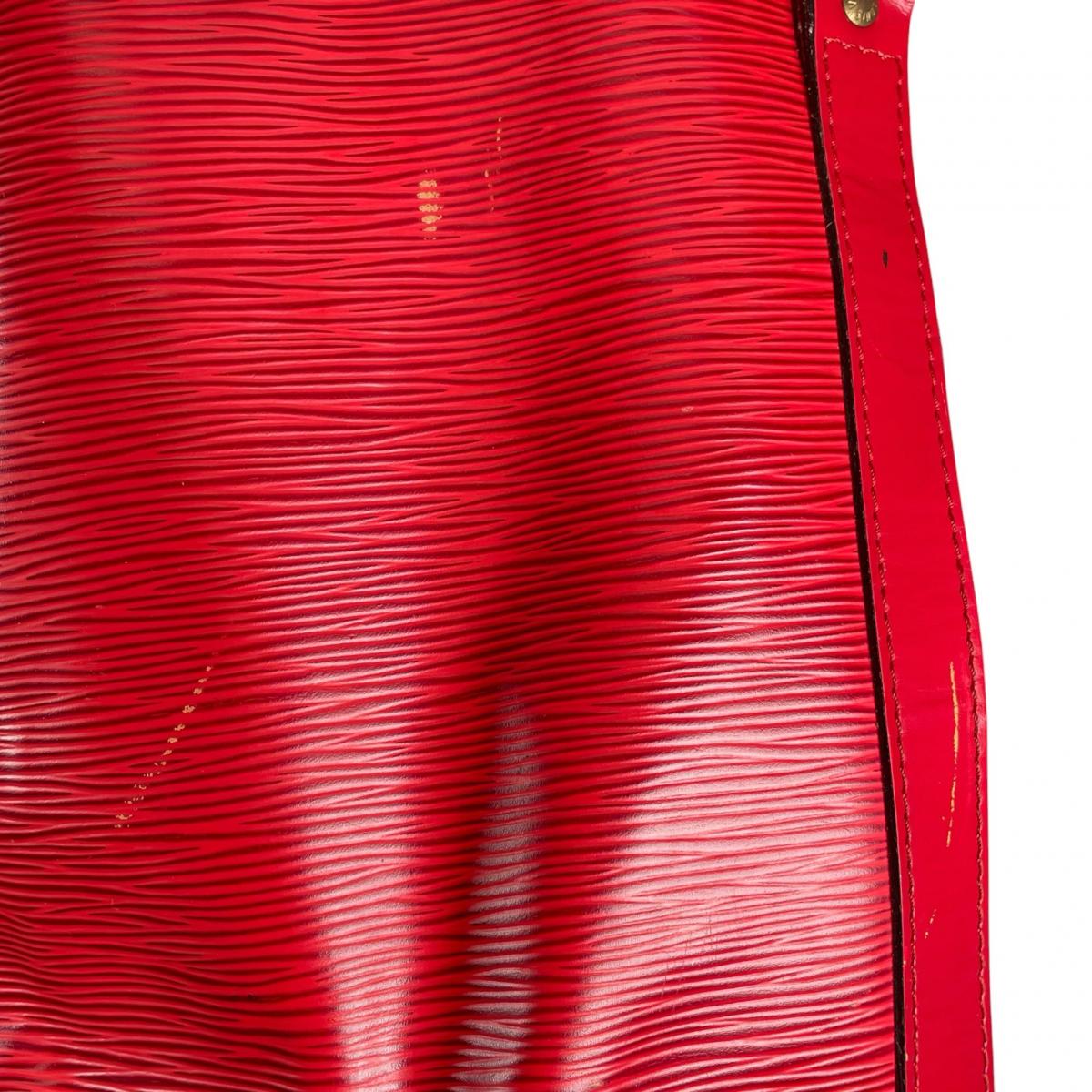 ルイヴィトン LOUIS VUITTON ショルダーバッグ
 ショルダーバッグ カスティリアンレッド ノエ エピレザー M44007 レッド LV
 【SS】
 【中古】