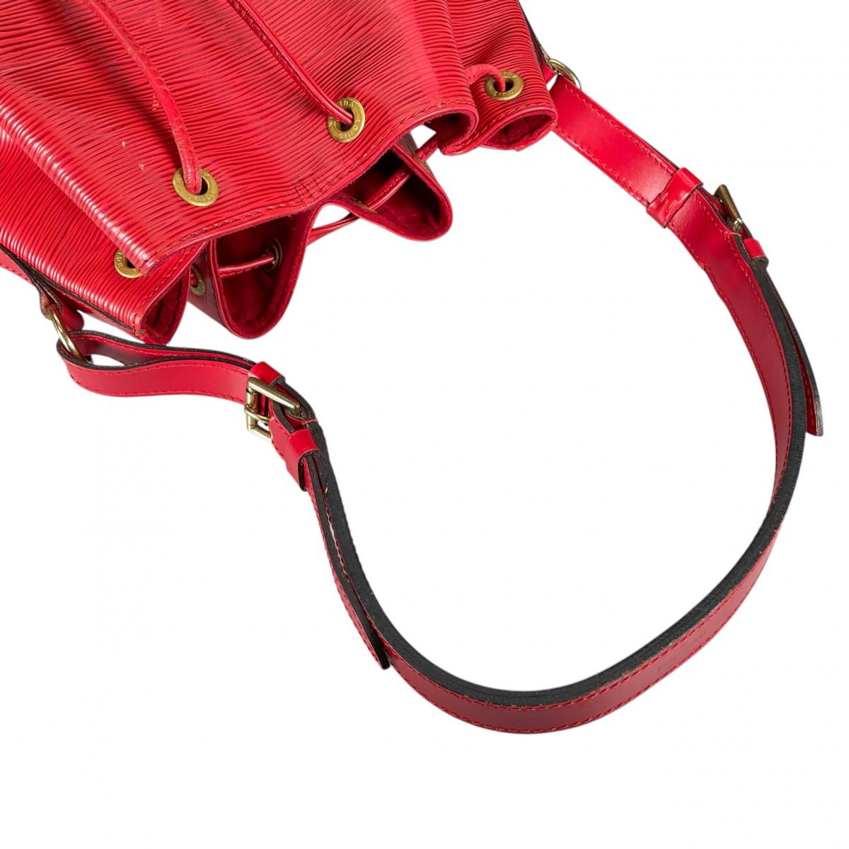 ルイヴィトン LOUIS VUITTON ショルダーバッグ
 ショルダーバッグ カスティリアンレッド ノエ エピレザー M44007 レッド LV
 【SS】
 【中古】