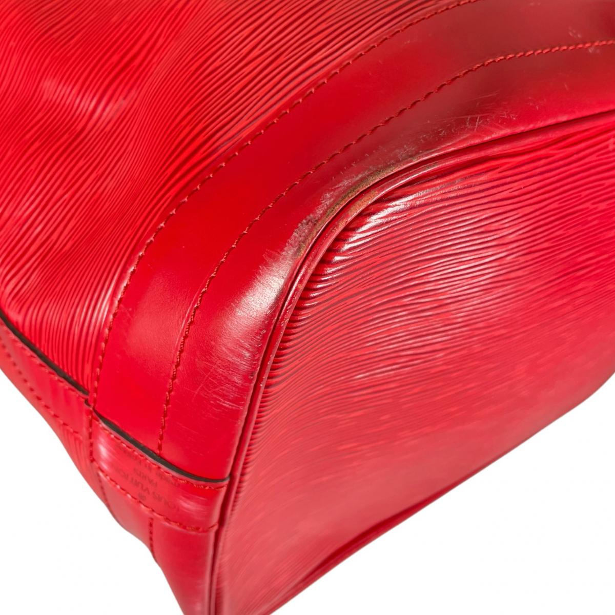 ルイヴィトン LOUIS VUITTON ショルダーバッグ
 ショルダーバッグ カスティリアンレッド ノエ エピレザー M44007 レッド LV
 【SS】
 【中古】