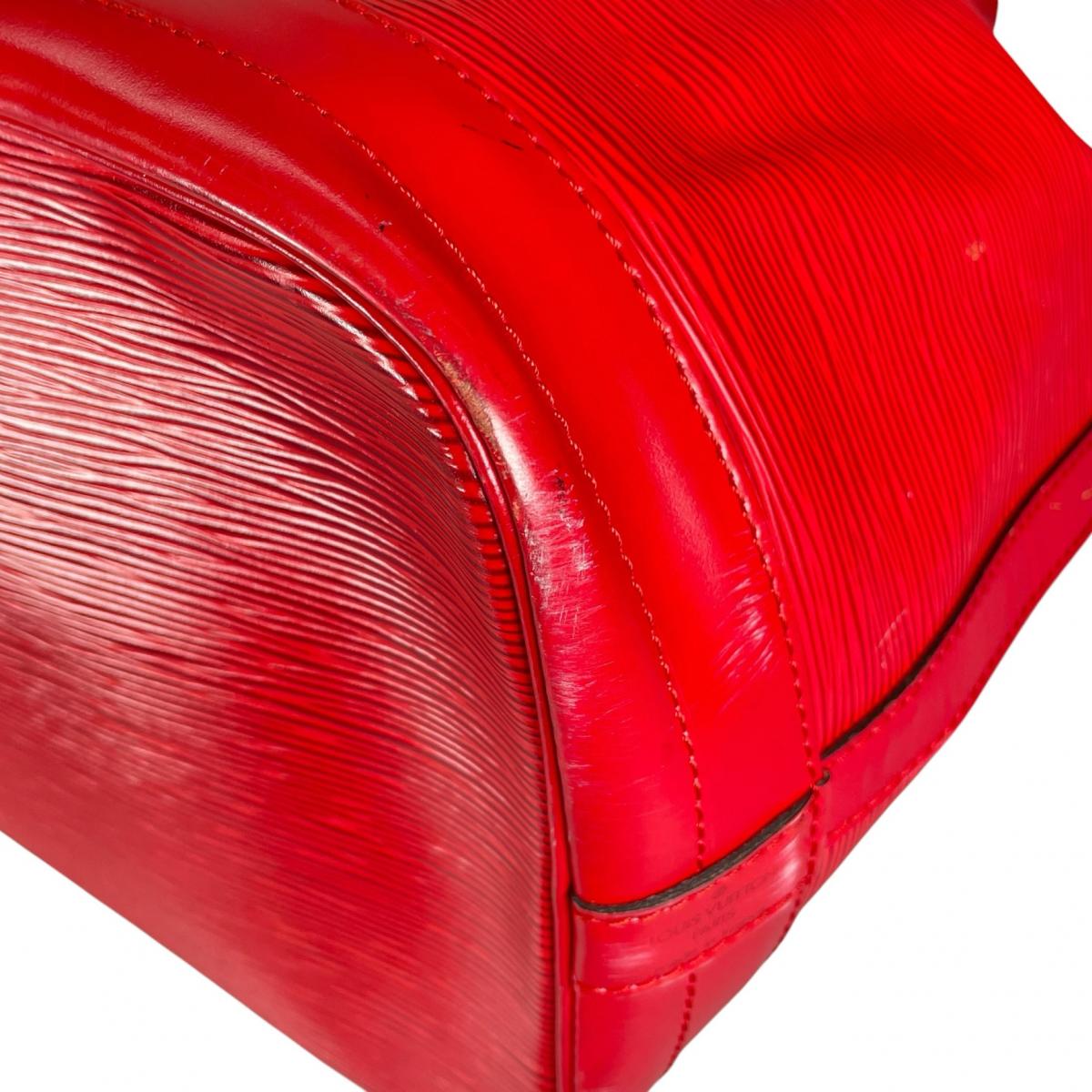 ルイヴィトン LOUIS VUITTON ショルダーバッグ
 ショルダーバッグ カスティリアンレッド ノエ エピレザー M44007 レッド LV
 【SS】
 【中古】