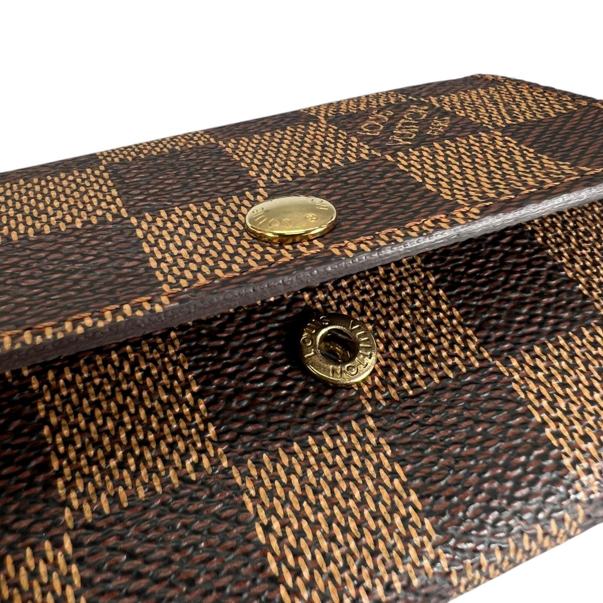 ルイヴィトン LOUIS VUITTON キーケース
 キーケース6本用 ダミエ ミュルティクレ6 ダミエキャンバス N62630 ブラウン LV
 【SS】
 【中古】