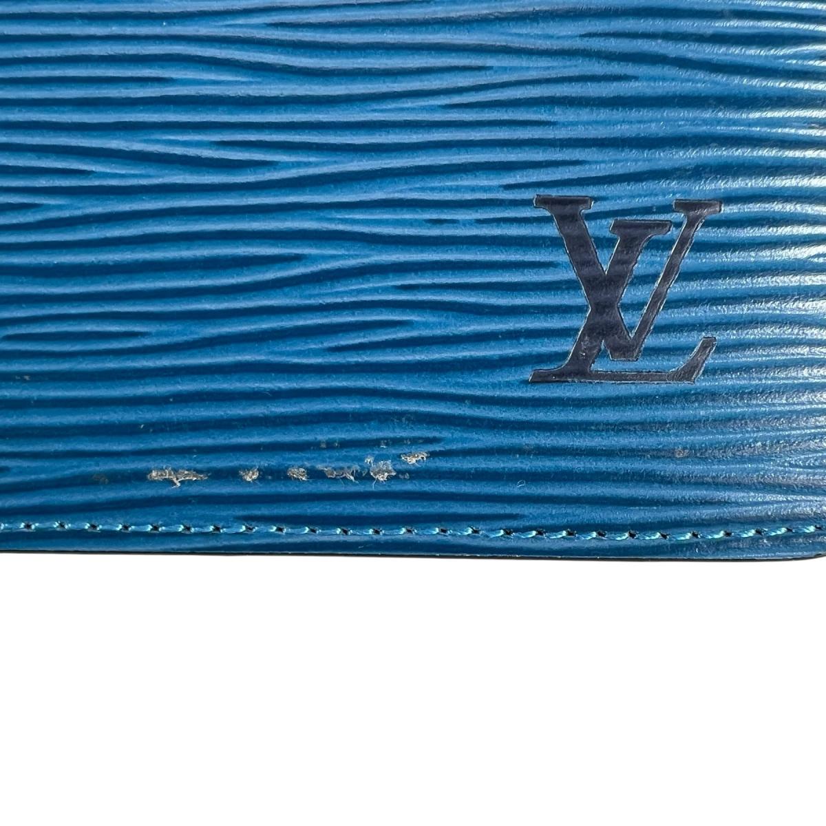ルイヴィトン LOUIS VUITTON 手帳カバー
 アジェンダ エピ MM エピレザー R20045 トレドブルー LV
 【SS】
 【中古】