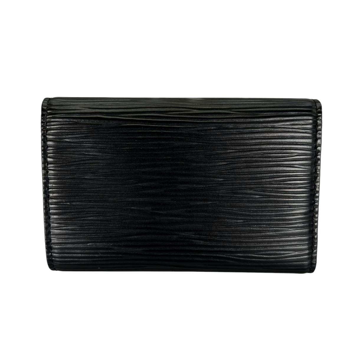 ルイヴィトン LOUIS VUITTON キーケース
 キーケース エピ ミュルティクレ6 エピレザー M63812 ノワール LV
 【SS】
 【中古】